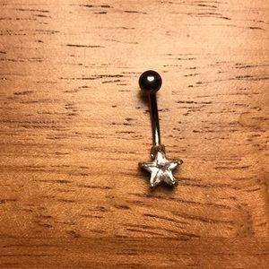 Curved barbell for navel piercing